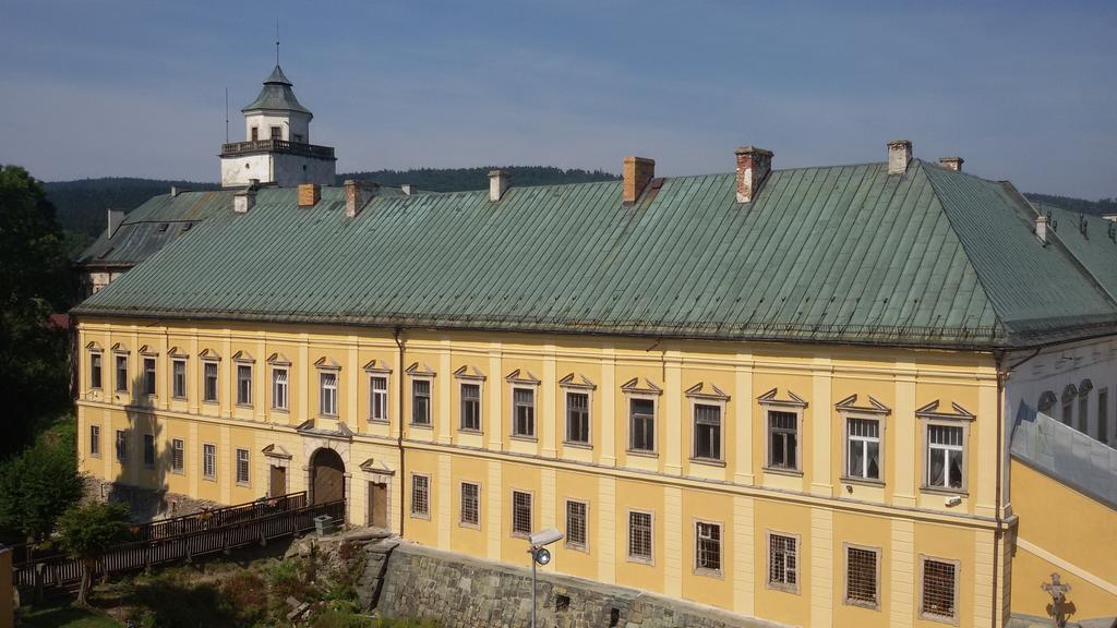 Hotel Zamek Miedzylesie Esterno foto